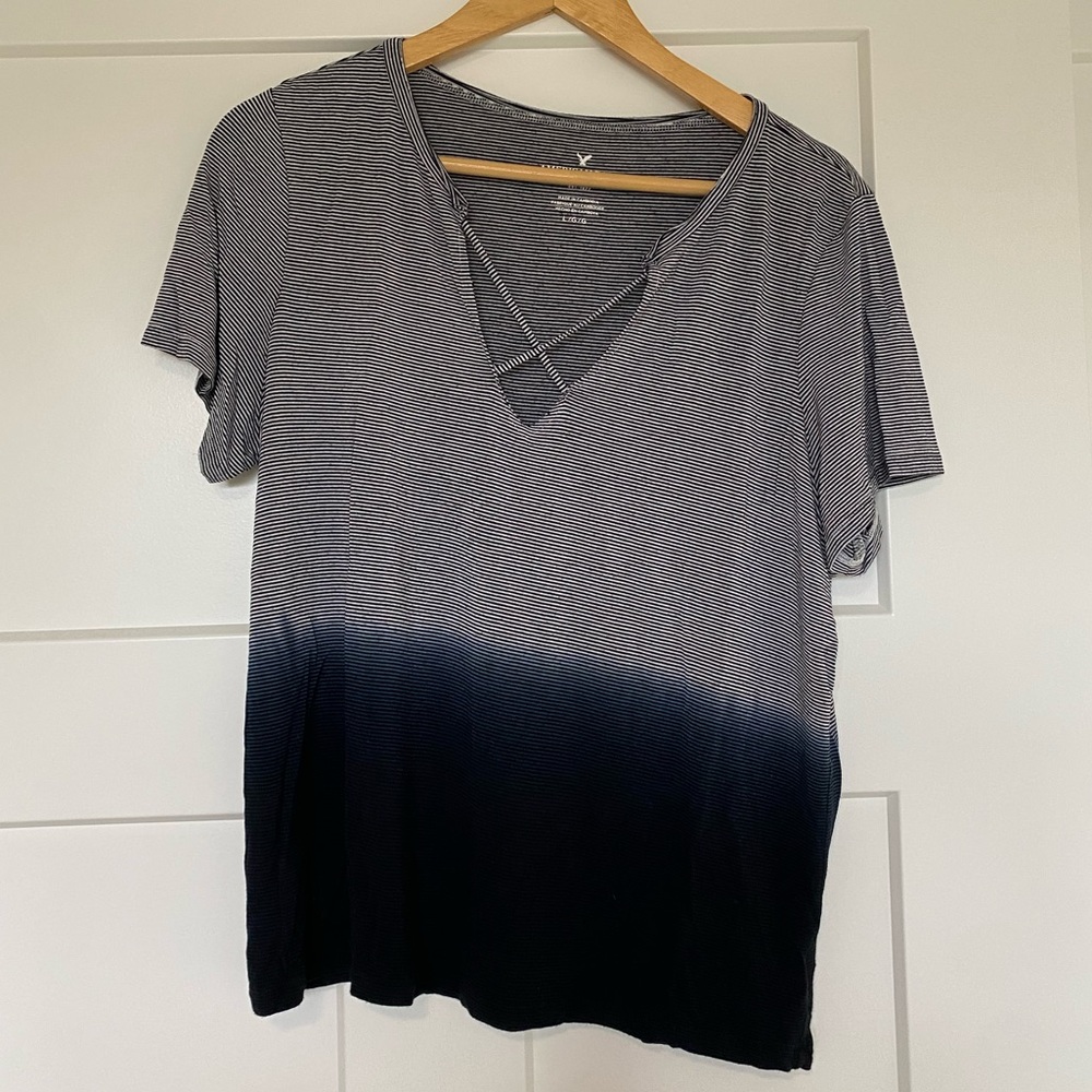 American Eagle | short sleeve striped/ombré t shirt | large | women’s | blue